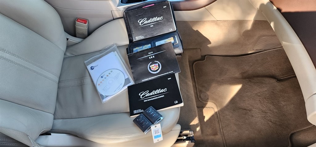 Cadillac SRX FWD 4dr Performance Collection 2011