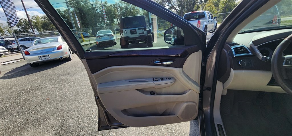 Cadillac SRX FWD 4dr Performance Collection 2011