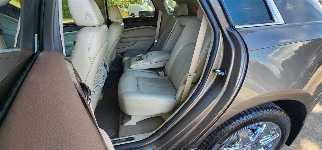 Cadillac SRX FWD 4dr Performance Collection 2011