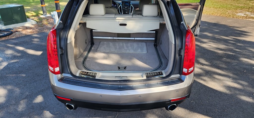 Cadillac SRX FWD 4dr Performance Collection 2011