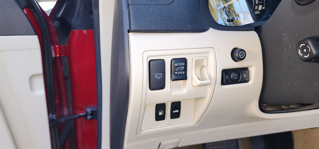 Lexus IS 250C 2dr Conv Auto 2010