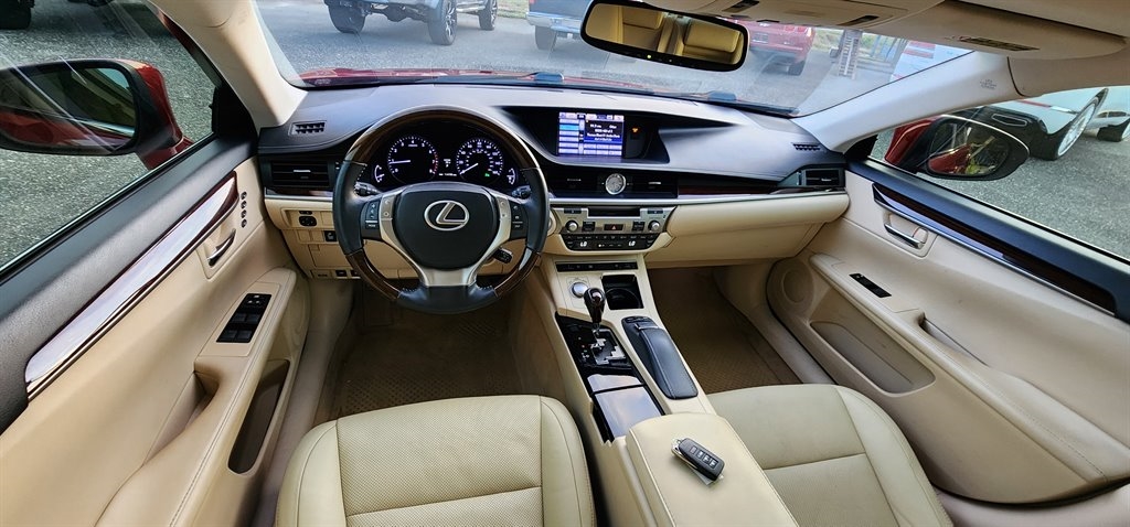 Lexus ES 350 4dr Sdn 2013