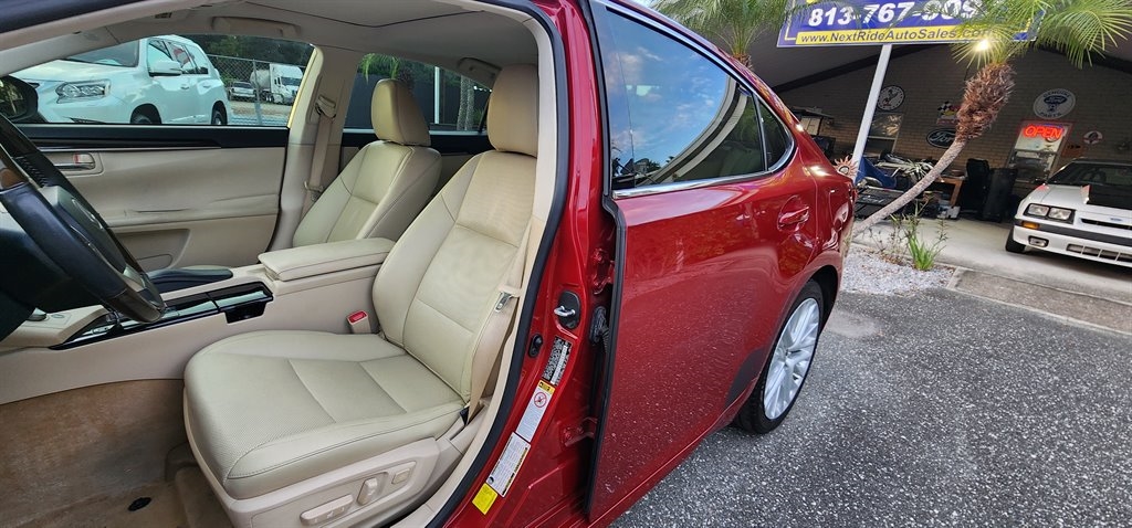 Lexus ES 350 4dr Sdn 2013