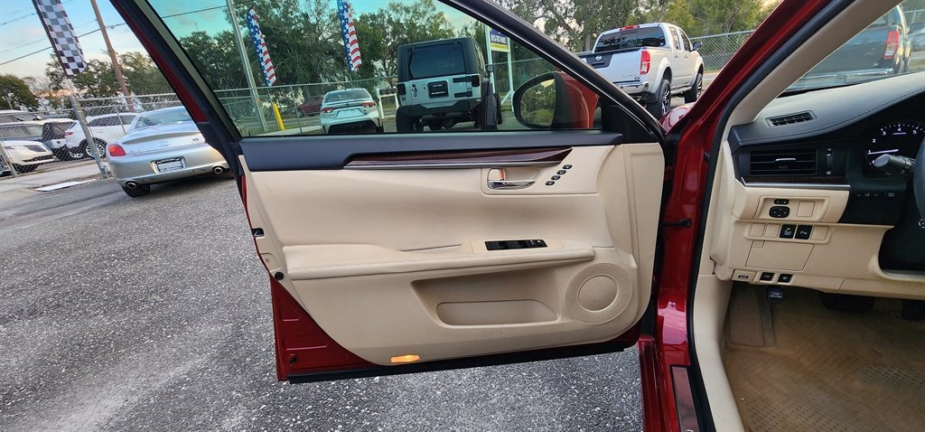 Lexus ES 350 4dr Sdn 2013