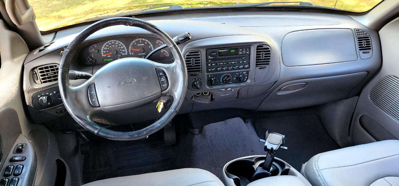 Ford F-150 SuperCrew Crew Cab 139" Lariat 4WD 2001