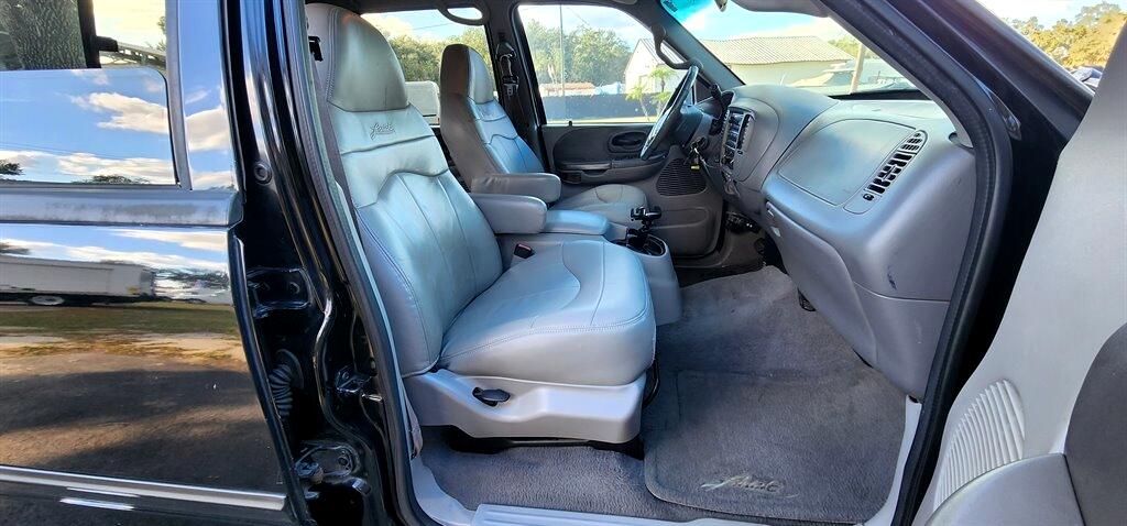 Ford F-150 SuperCrew Crew Cab 139" Lariat 4WD 2001