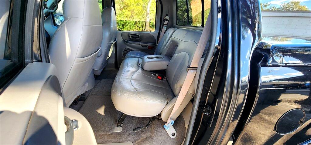Ford F-150 SuperCrew Crew Cab 139" Lariat 4WD 2001