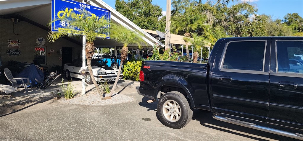 Ford F-150 SuperCrew Crew Cab 139" Lariat 4WD 2001