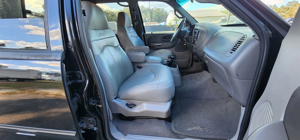 Ford F-150 SuperCrew Crew Cab 139" Lariat 4WD 2001