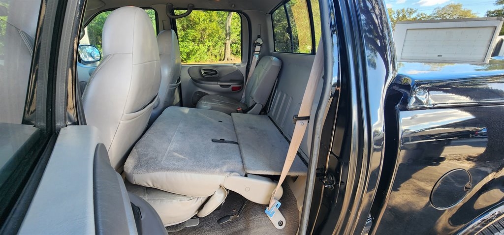 Ford F-150 SuperCrew Crew Cab 139" Lariat 4WD 2001