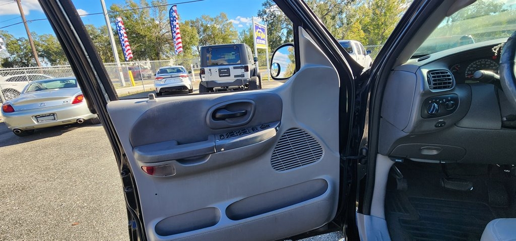 Ford F-150 SuperCrew Crew Cab 139" Lariat 4WD 2001