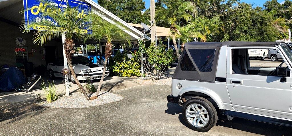 Suzuki Samurai  1987