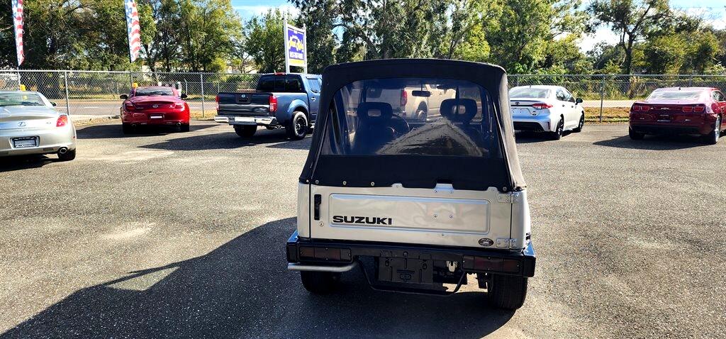 Suzuki Samurai  1987