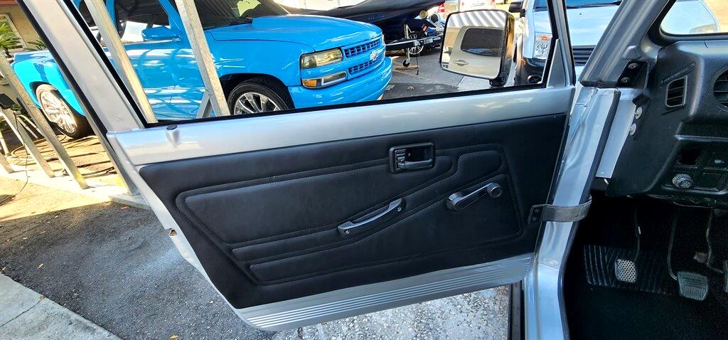 Suzuki Samurai  1987