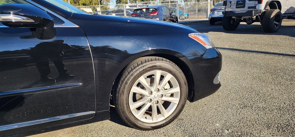 Lexus ES 350 4dr Sdn 2010