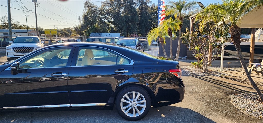 Lexus ES 350 4dr Sdn 2010