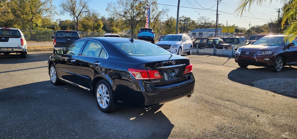 Lexus ES 350 4dr Sdn 2010