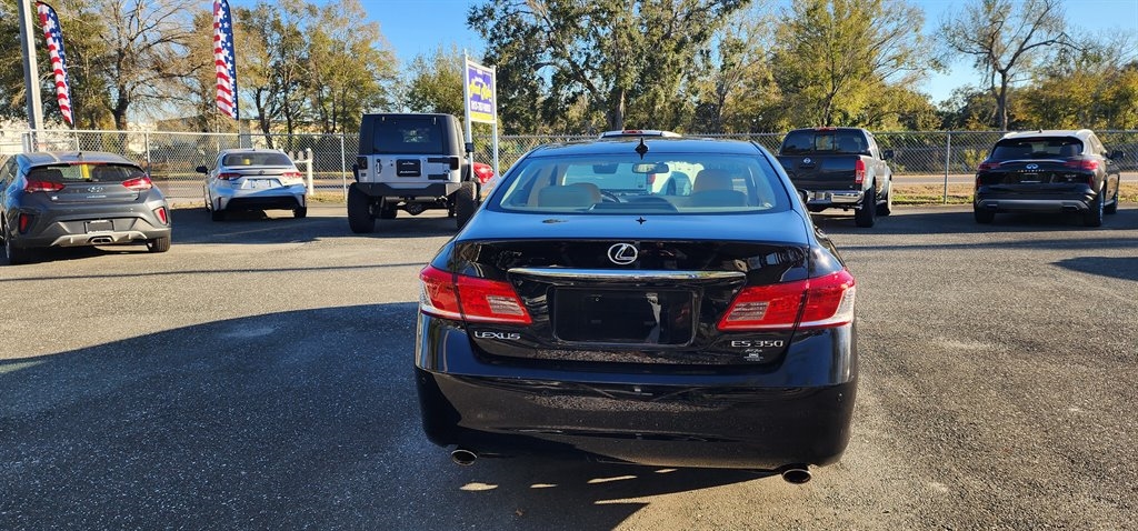 Lexus ES 350 4dr Sdn 2010