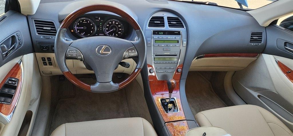 Lexus ES 350 4dr Sdn 2010
