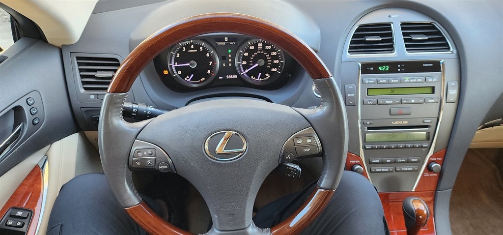 Lexus ES 350 4dr Sdn 2010