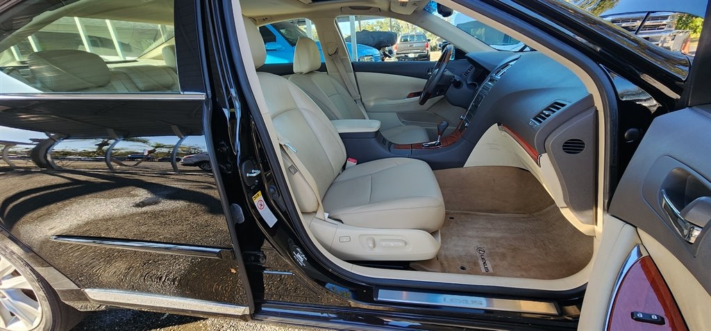 Lexus ES 350 4dr Sdn 2010