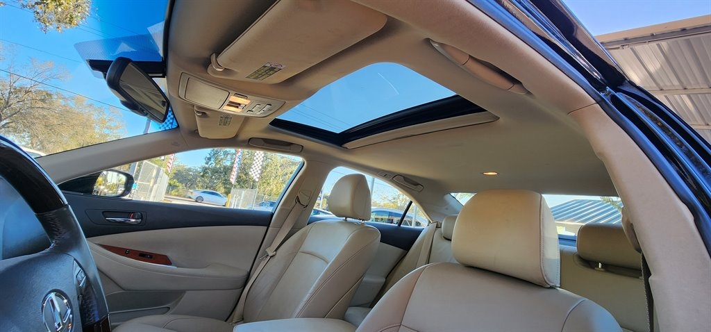 Lexus ES 350 4dr Sdn 2010