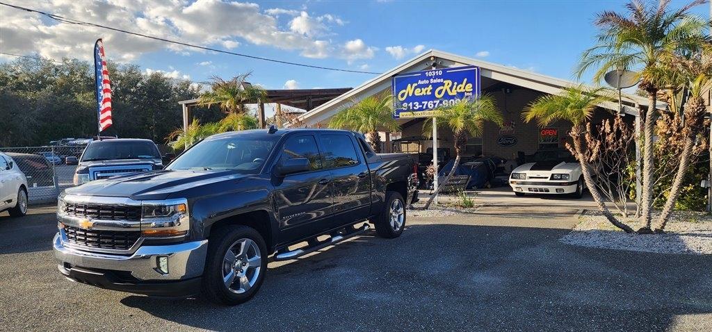 2017 Chevrolet Silverado 1500 2WD Crew Cab 143.5" LT w/1LT