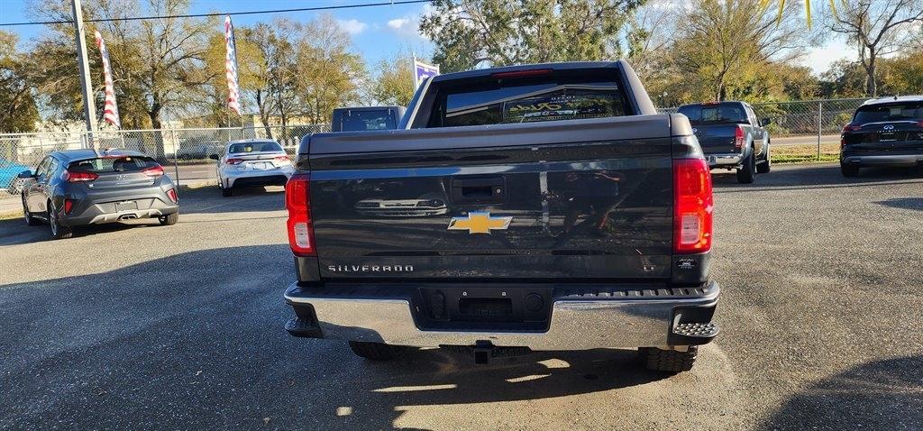 Chevrolet Silverado 1500 2WD Crew Cab 143.5" LT w/1LT 2017