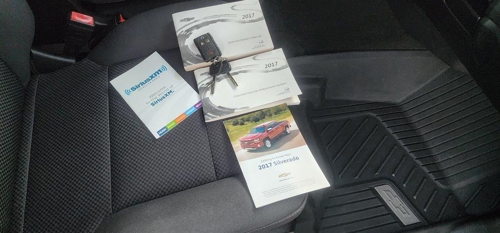 Chevrolet Silverado 1500 2WD Crew Cab 143.5" LT w/1LT 2017