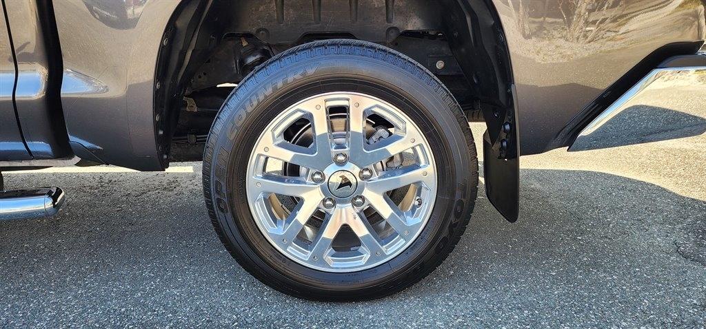 Toyota Tundra 2WD SR5 CrewMax 5.5' Bed 5.7L (Natl) 2018