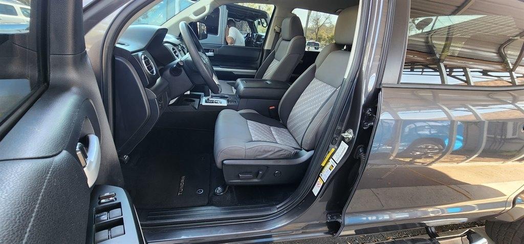 Toyota Tundra 2WD SR5 CrewMax 5.5' Bed 5.7L (Natl) 2018