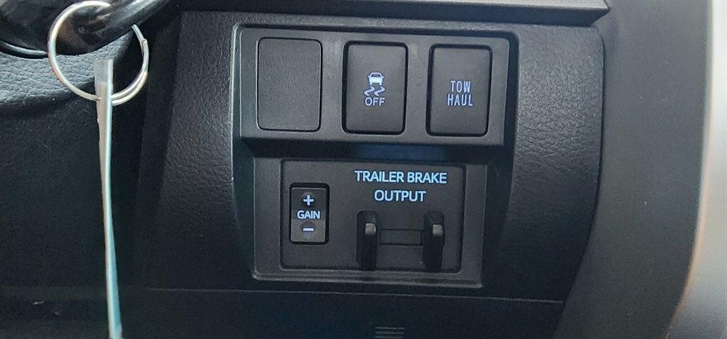 Toyota Tundra 2WD SR5 CrewMax 5.5' Bed 5.7L (Natl) 2018