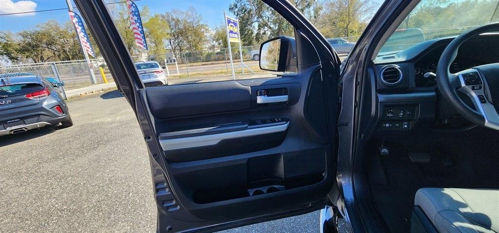 Toyota Tundra 2WD SR5 CrewMax 5.5' Bed 5.7L (Natl) 2018