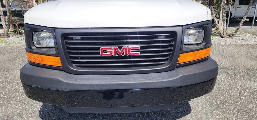 GMC Savana Cargo Van RWD 2500 135" 2016