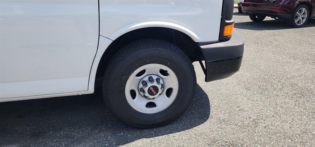 GMC Savana Cargo Van RWD 2500 135" 2016