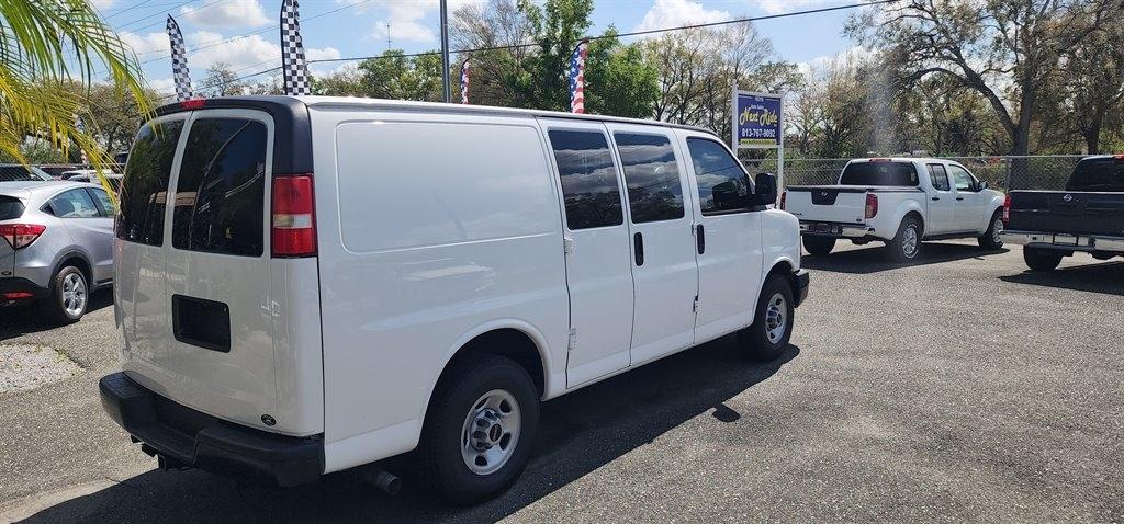 GMC Savana Cargo Van RWD 2500 135" 2016
