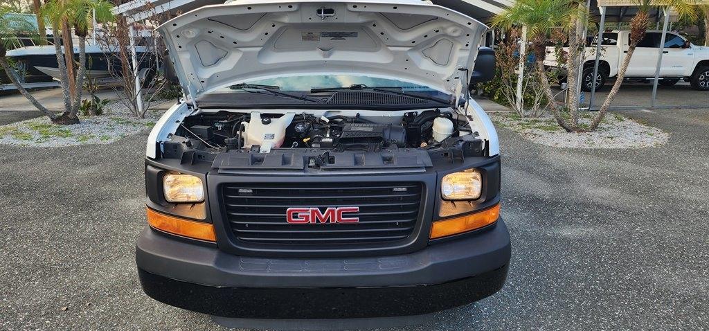 GMC Savana Cargo Van RWD 2500 135" 2016