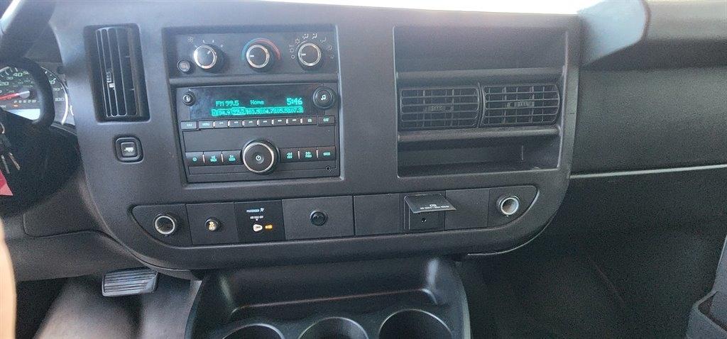 GMC Savana Cargo Van RWD 2500 135" 2016