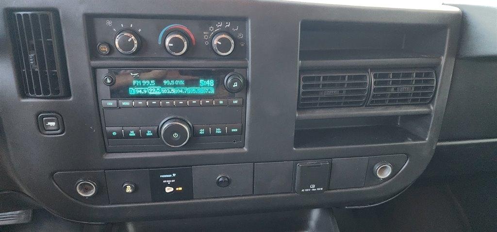 GMC Savana Cargo Van RWD 2500 135" 2016