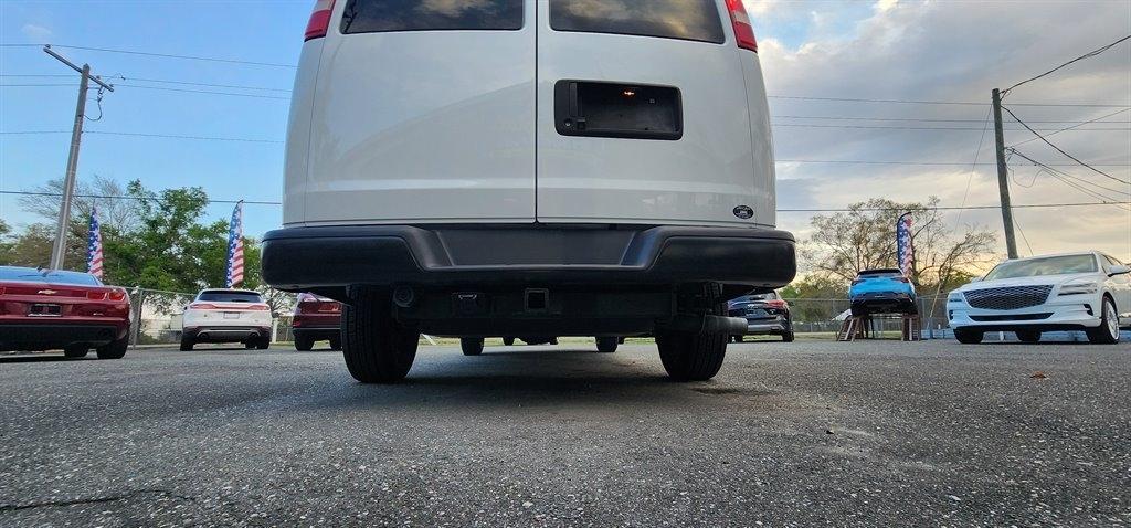 GMC Savana Cargo Van RWD 2500 135" 2016