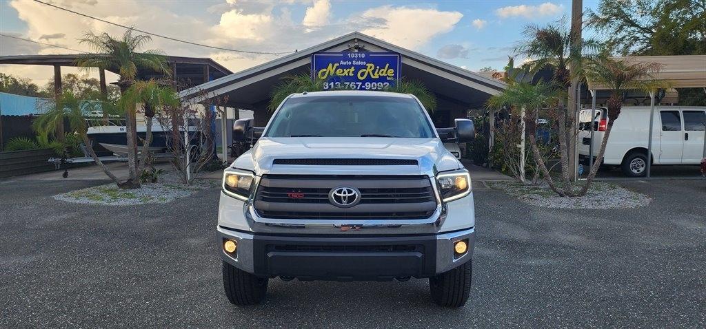 Toyota Tundra 4WD Truck CrewMax 5.7L FFV V8 6-Spd AT SR5 (Natl) 2014