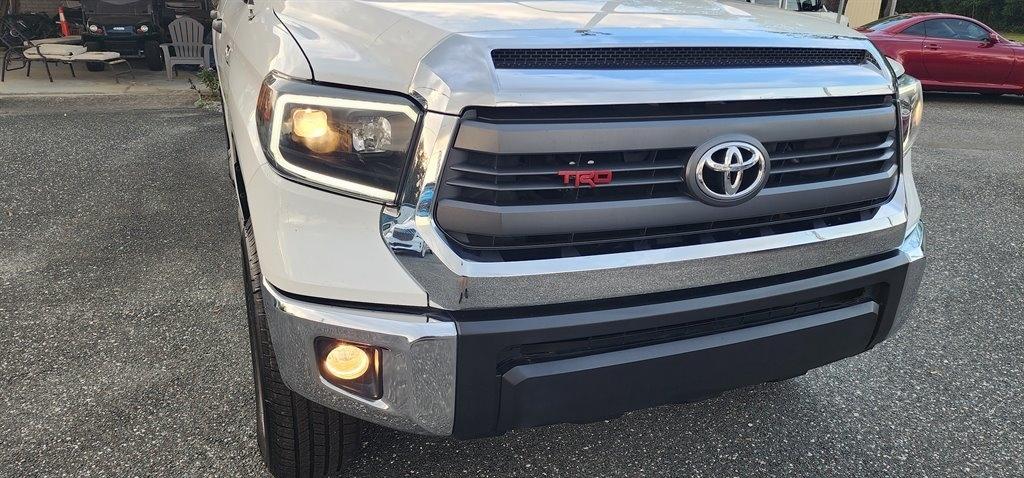 Toyota Tundra 4WD Truck CrewMax 5.7L FFV V8 6-Spd AT SR5 (Natl) 2014