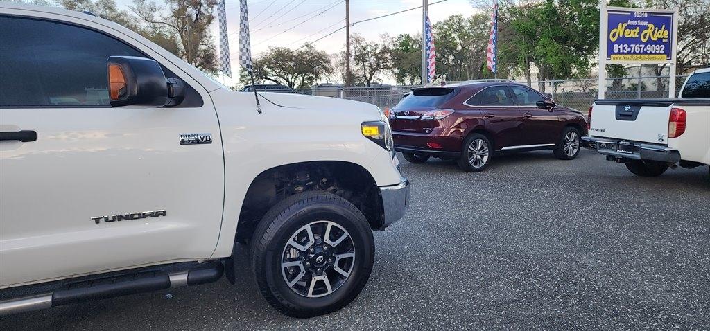 Toyota Tundra 4WD Truck CrewMax 5.7L FFV V8 6-Spd AT SR5 (Natl) 2014
