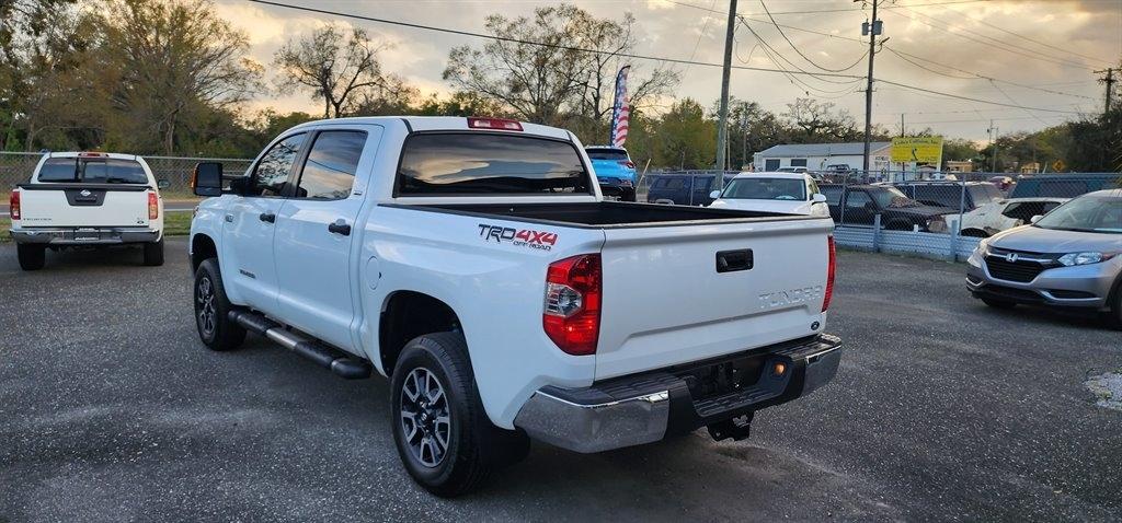 Toyota Tundra 4WD Truck CrewMax 5.7L FFV V8 6-Spd AT SR5 (Natl) 2014