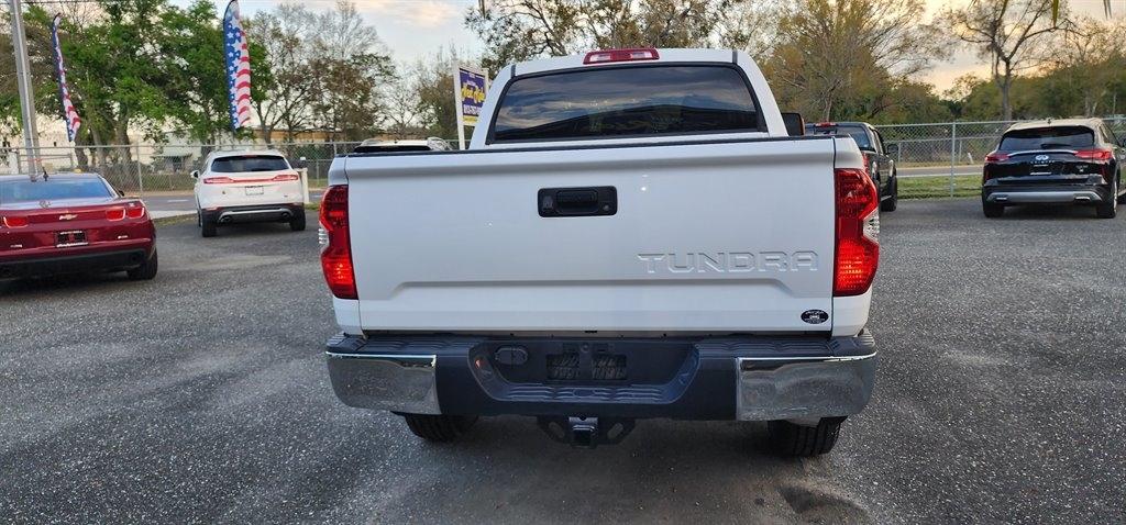 Toyota Tundra 4WD Truck CrewMax 5.7L FFV V8 6-Spd AT SR5 (Natl) 2014