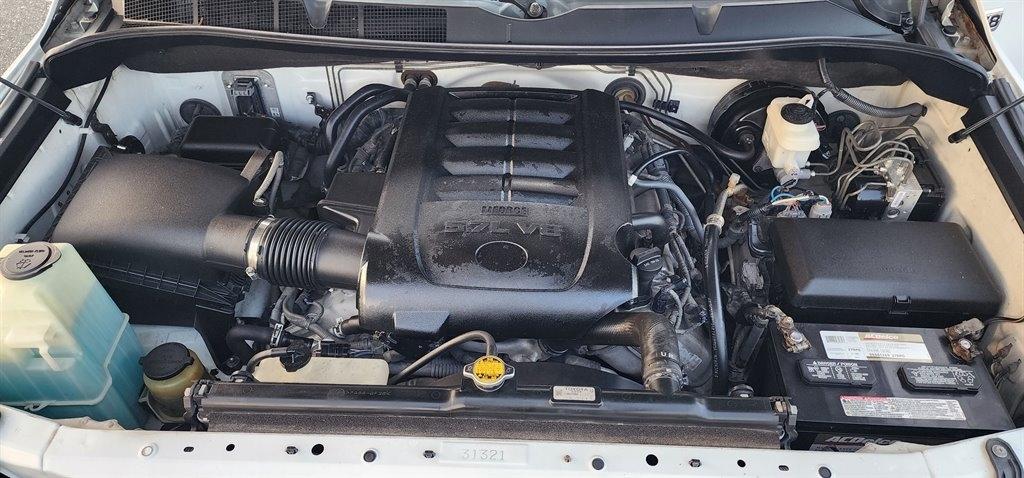 Toyota Tundra 4WD Truck CrewMax 5.7L FFV V8 6-Spd AT SR5 (Natl) 2014