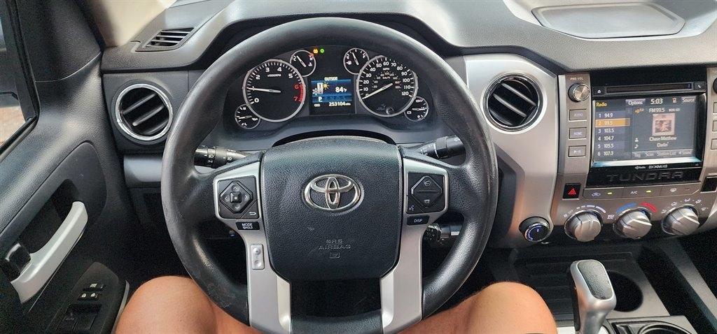 Toyota Tundra 4WD Truck CrewMax 5.7L FFV V8 6-Spd AT SR5 (Natl) 2014