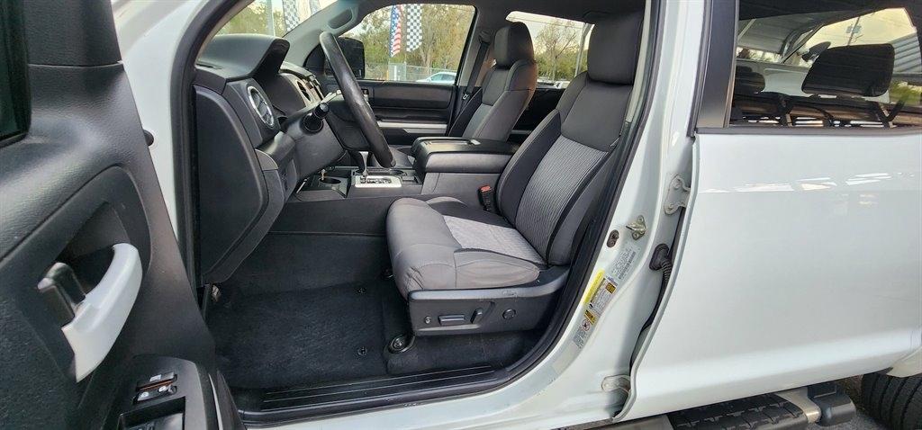 Toyota Tundra 4WD Truck CrewMax 5.7L FFV V8 6-Spd AT SR5 (Natl) 2014