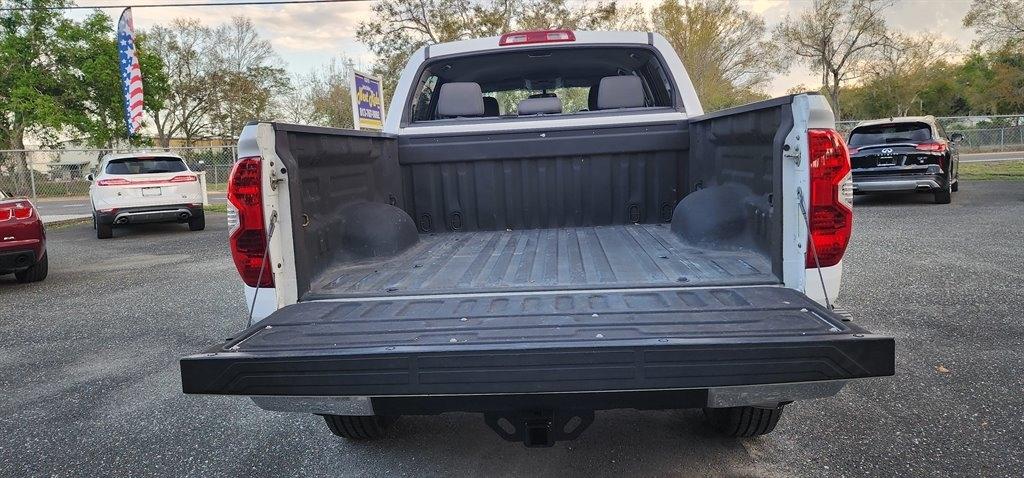 Toyota Tundra 4WD Truck CrewMax 5.7L FFV V8 6-Spd AT SR5 (Natl) 2014