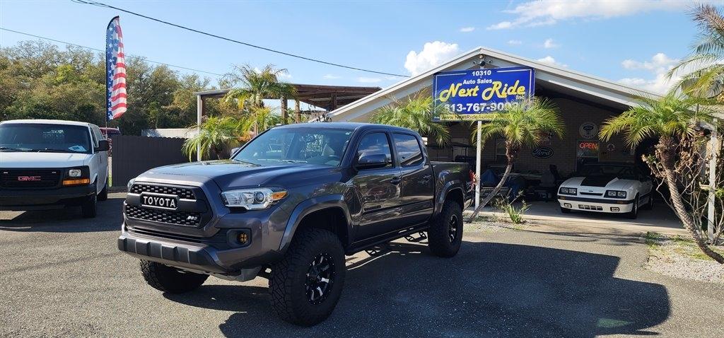 Toyota Tacoma SR5 Double Cab 5' Bed V6 4x4 AT (Natl) 2017